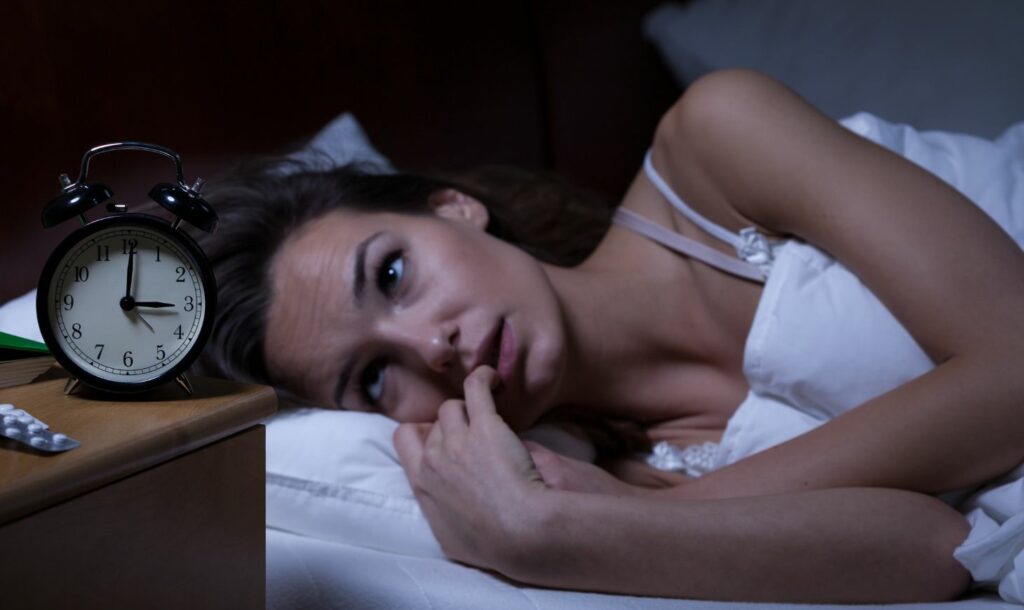 L’ansia non ti fa dormire? Scopri quali sono i rimedi naturali per affrontarla consigliati da Farmaself